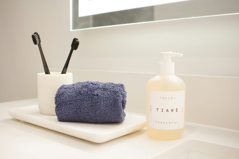 small-bathroom-counter-organization