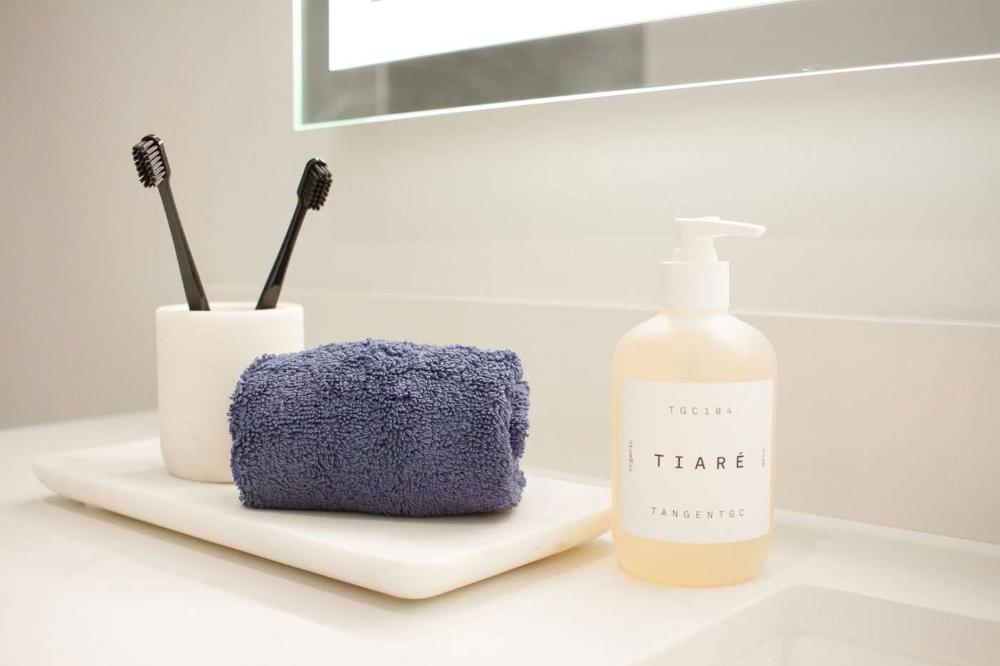 small-bathroom-counter-organization